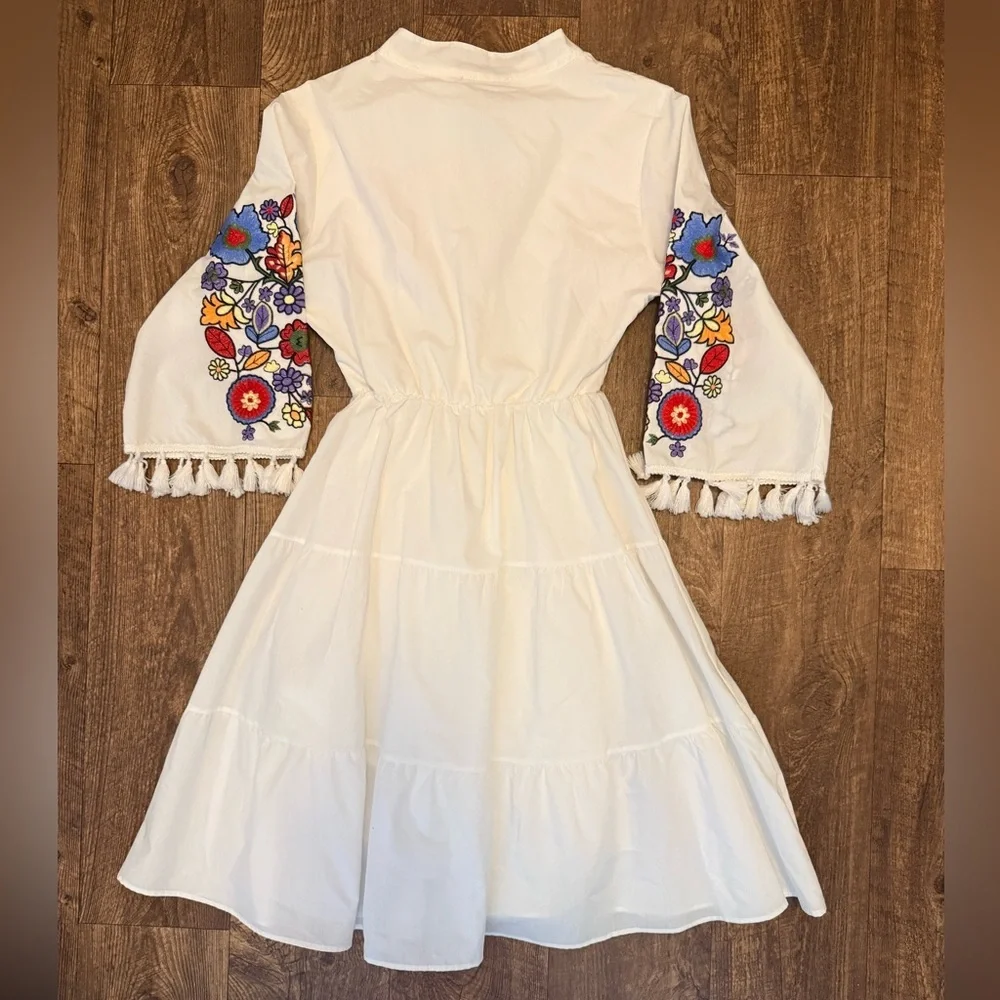 ESQ Embroidered Boho Midi Dress Women’s Small White Floral Tassel - Picture 3 of 9